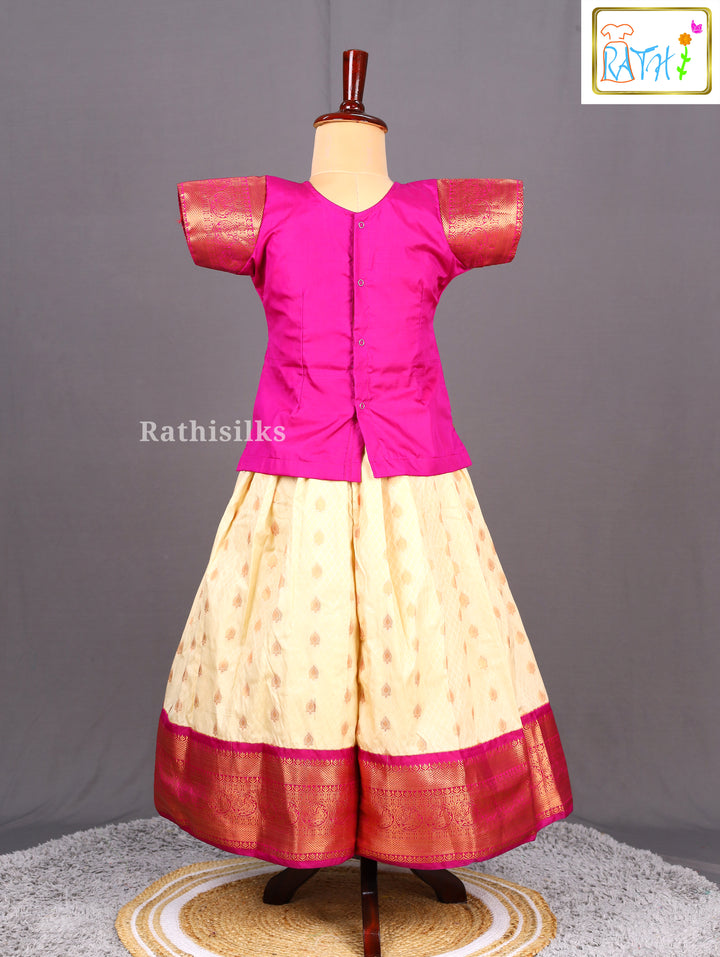 Rich Zari Border Pavadai Set