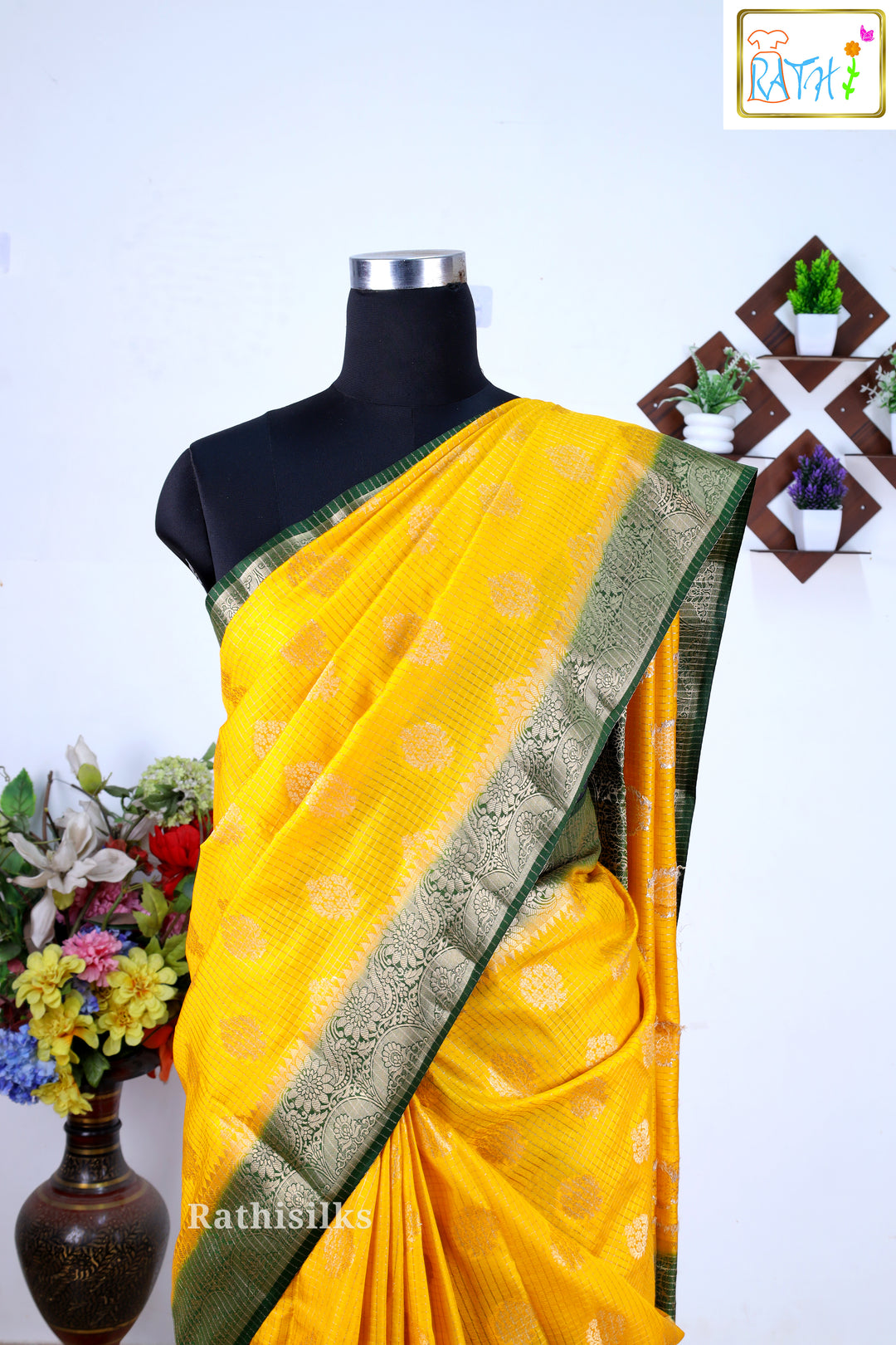 Synthetic Raw Checked Saree