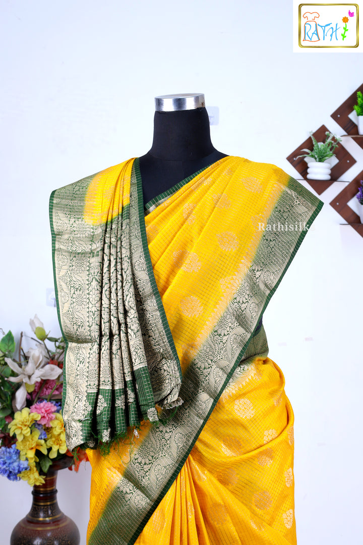 Synthetic Raw Checked Saree