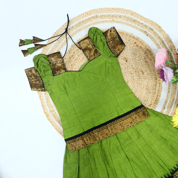 Thari Cotton Pavadai Set