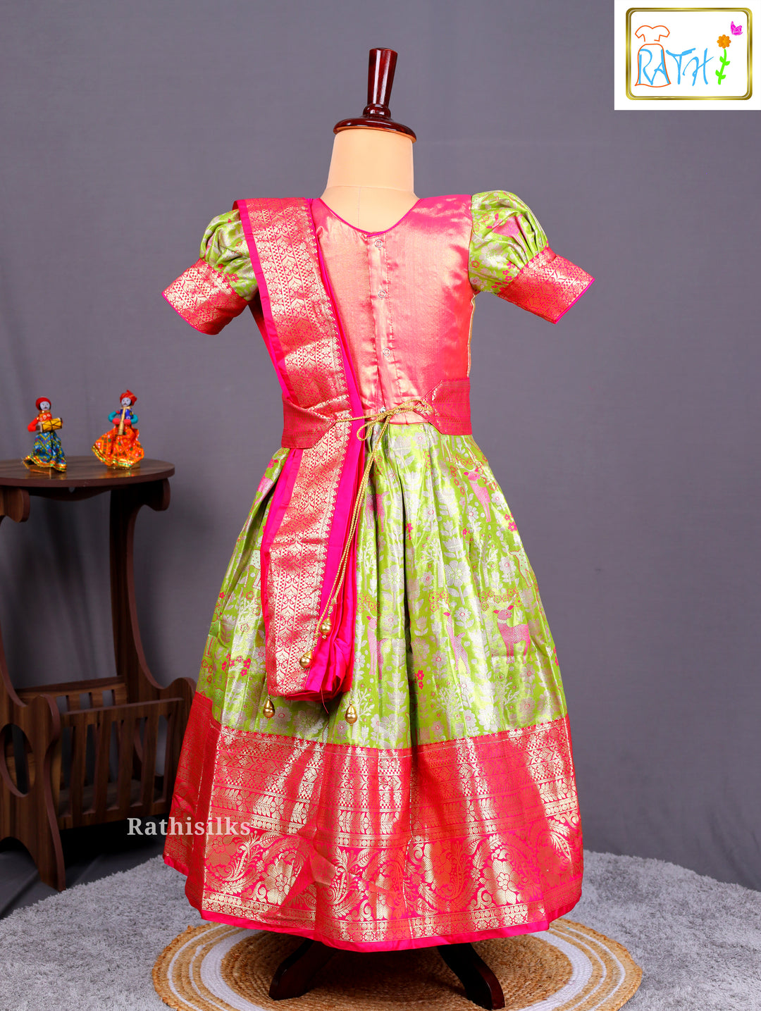 saree dress design ideas 5 Creative Old Saree Dress Design Ideas for a DIY Makeover
