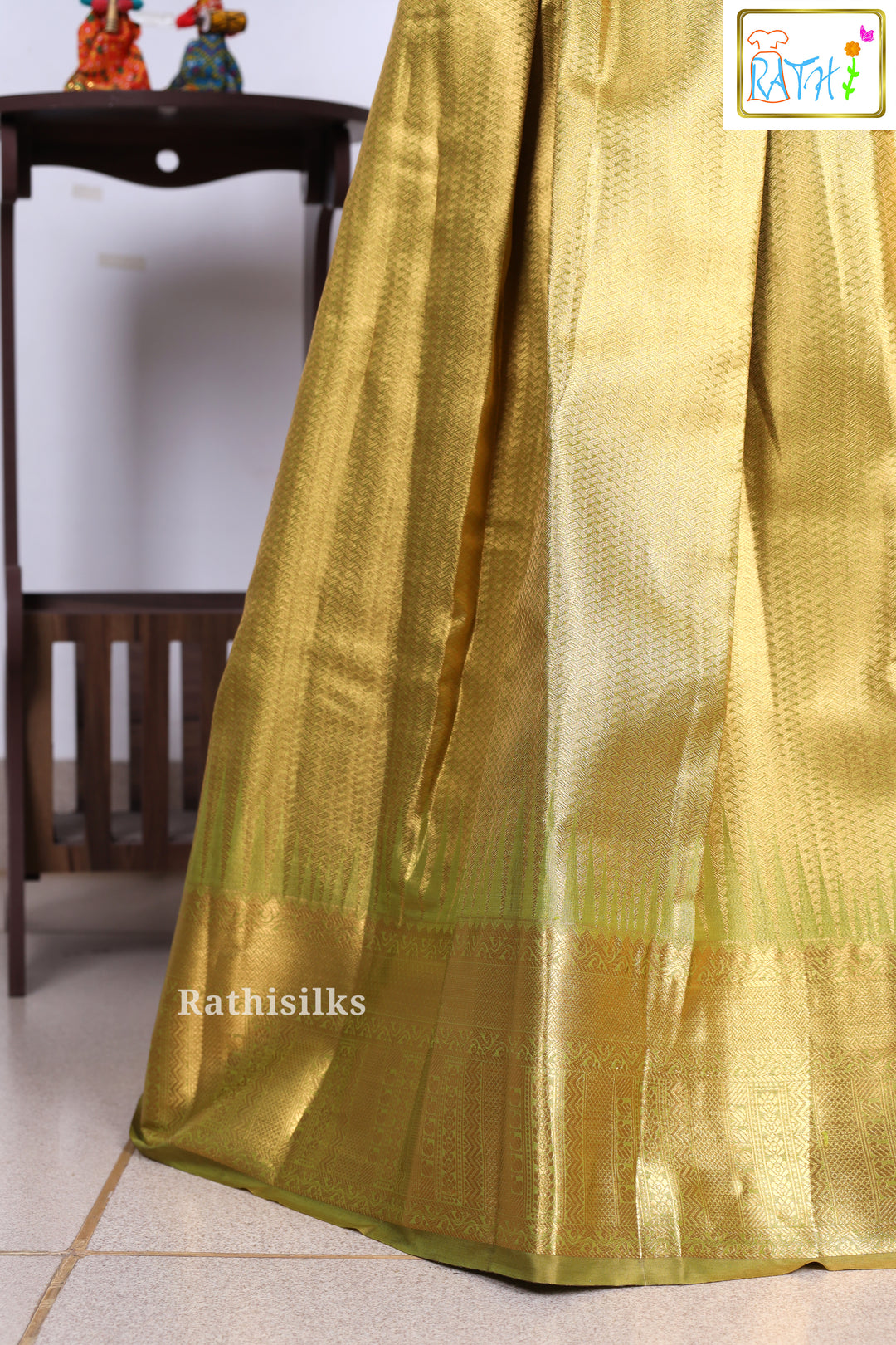 Sara Crop Top Pavadai Set