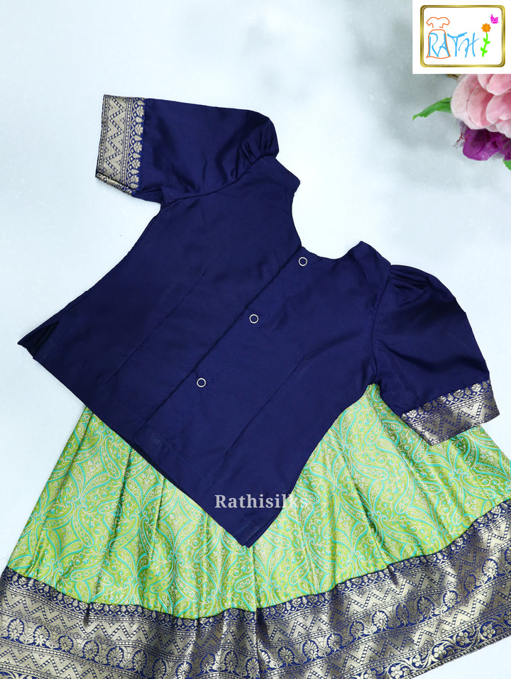 Rasika Pavadai