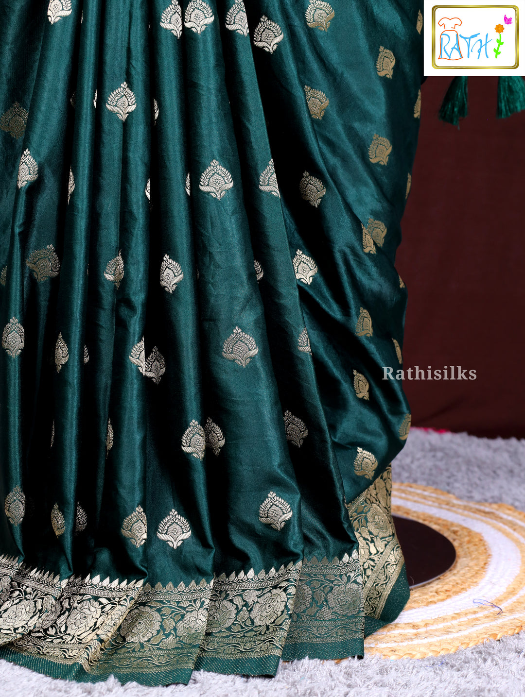 Majestic Emerald Green Art Silk Saree