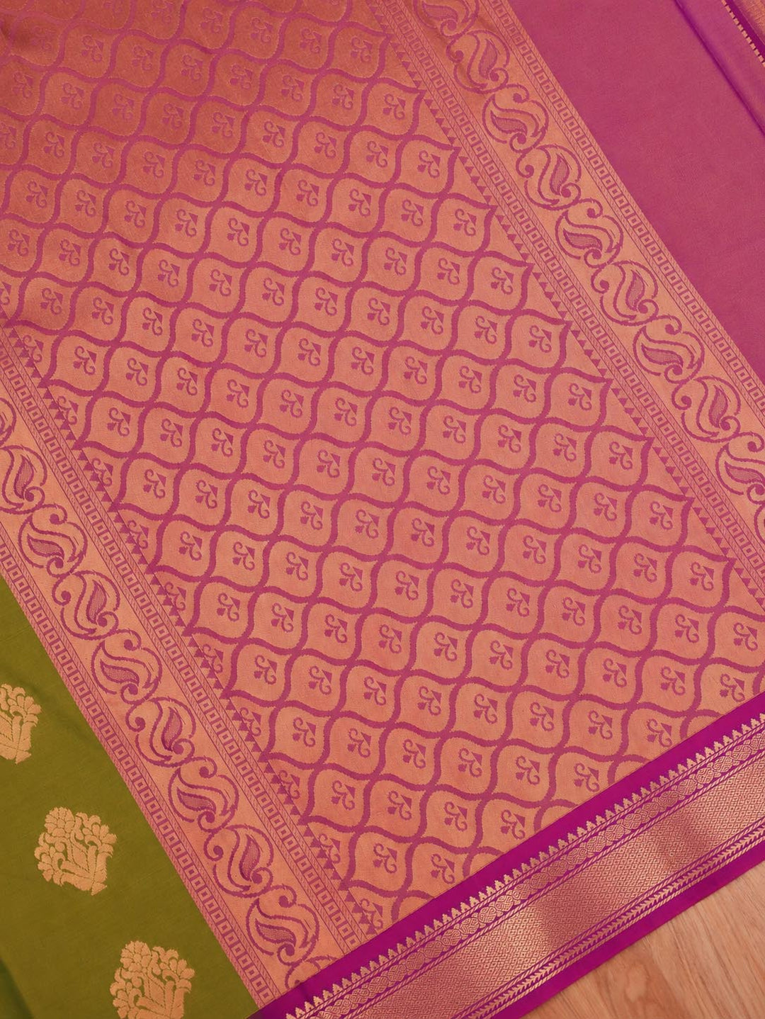 Janaki — Olive Green Art Silk Saree – pallu
