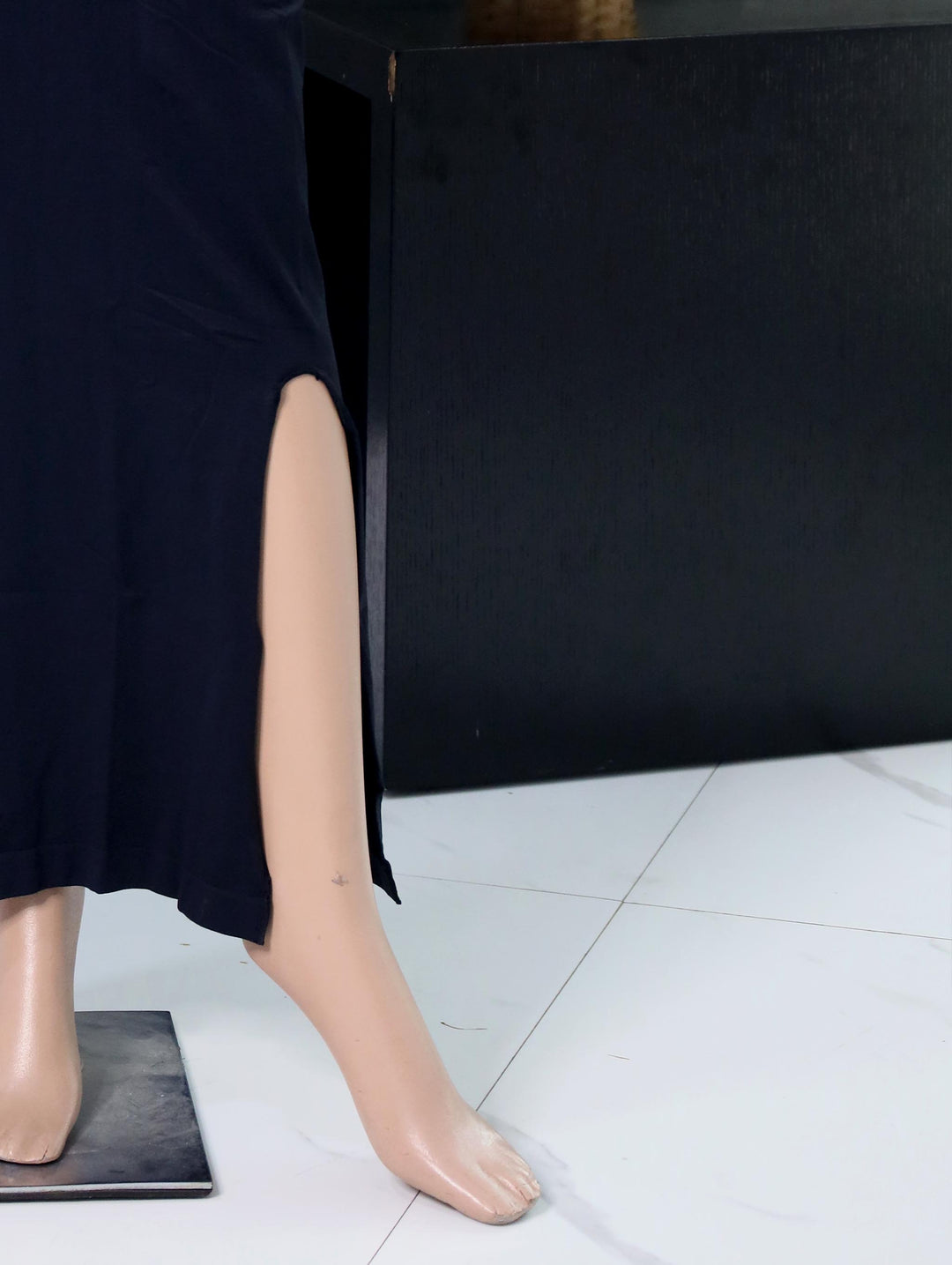 Black fish-cut saree shapewear, full length #colour_black