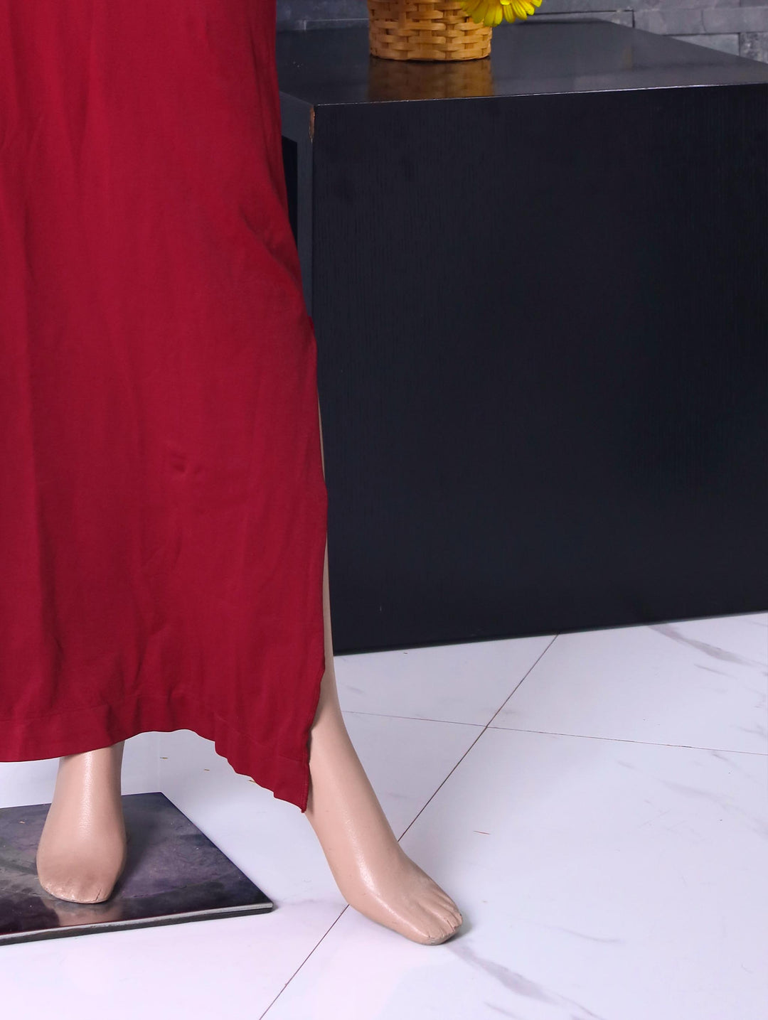 Maroon fish-cut saree shapewear, side slit #colour_maroon