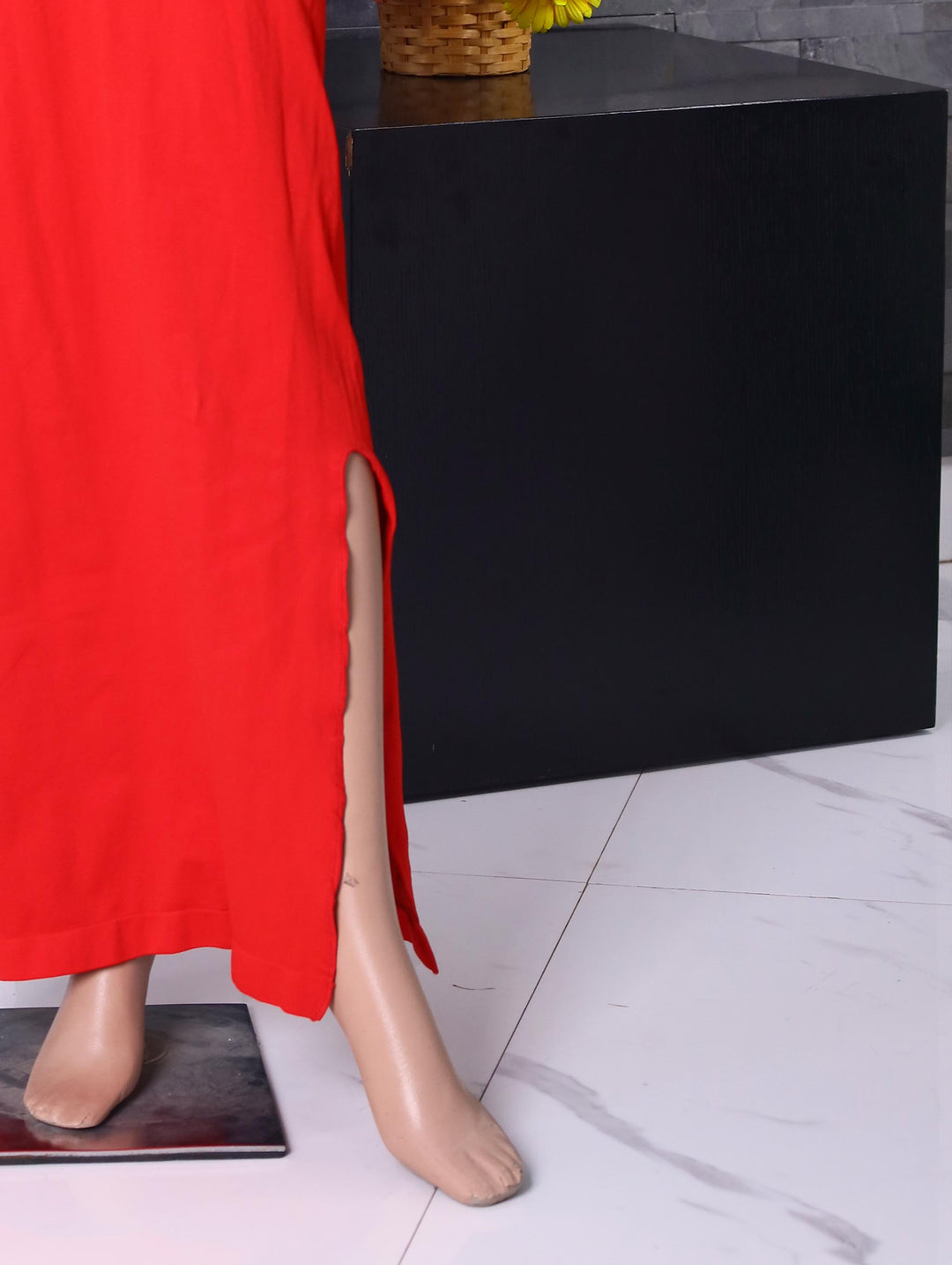 Red fish-cut saree shapewear, side slit #colour_red