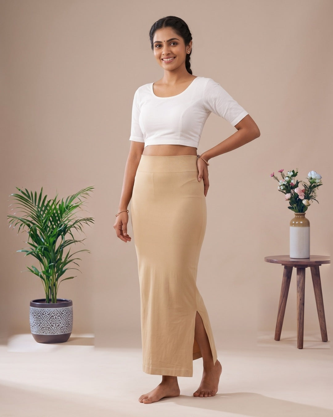 Skin fish-cut saree shapewear, model with background #colour_skin
